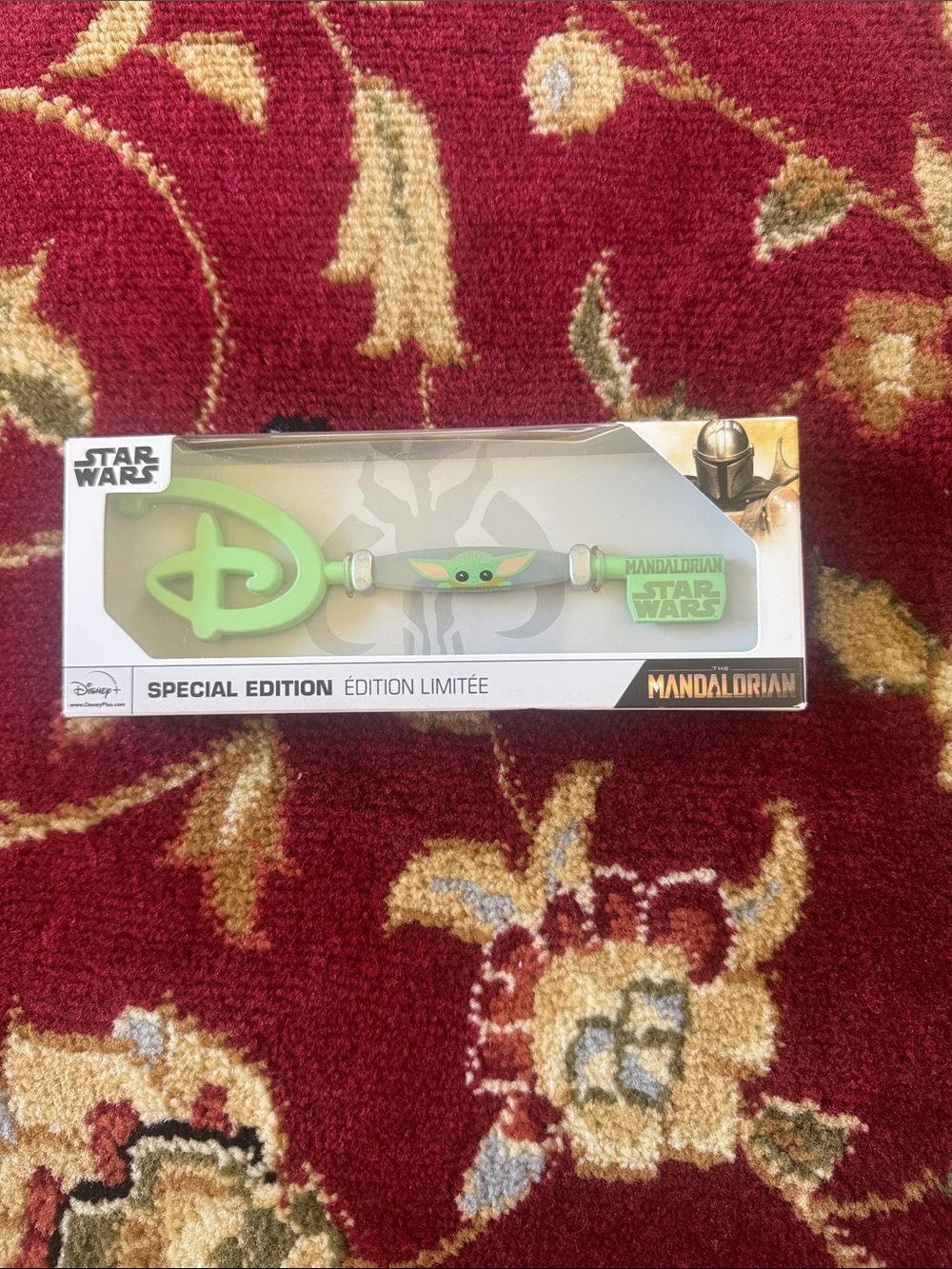 Disney The Mandalorian Grogu Neon Green Special Edition key